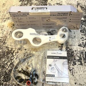 LUXE Bidet NEO 185 Self-Cleaning Dual Nozzle Non-Electric Attachment